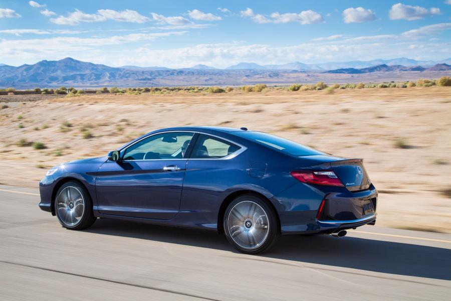  Honda Accord Touring Coupe 2016 года  (фото 3 из 32)